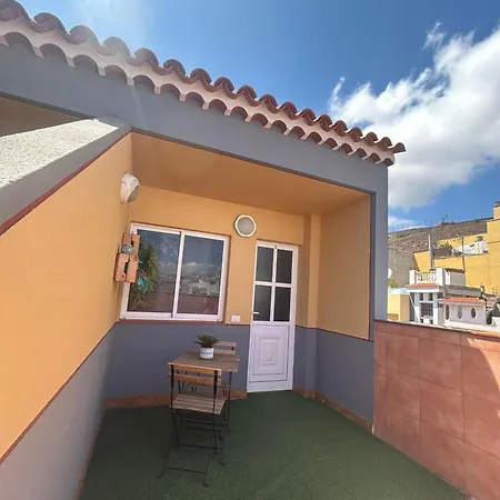 公寓 Acogedor Atico Con Terraza En *